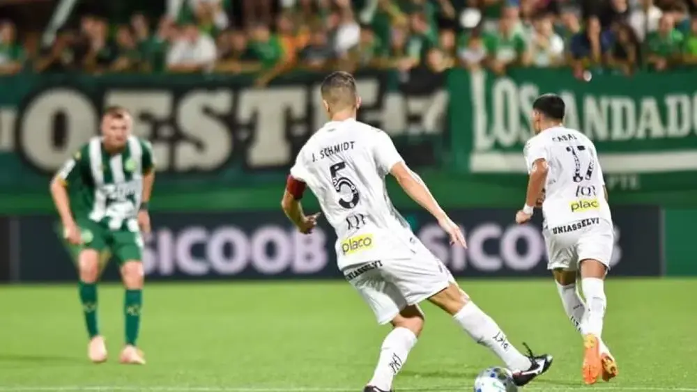 Brasileirão: Santos, Vasco e Inter jogam contra Z-4