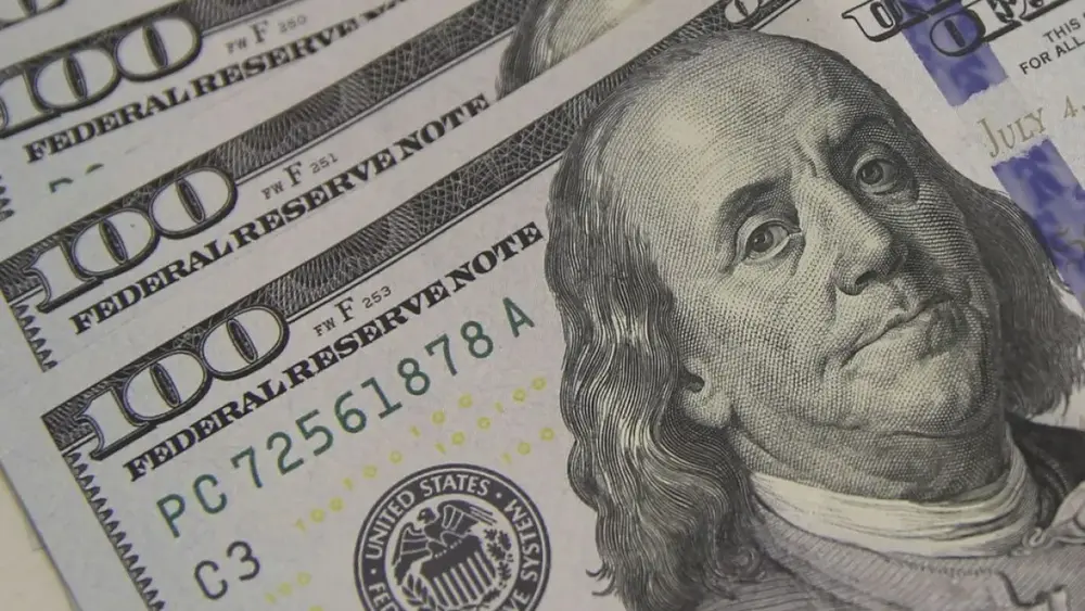 Dólar fecha a R$ 5,14 e bolsa sobe com alívio no cenário externo
