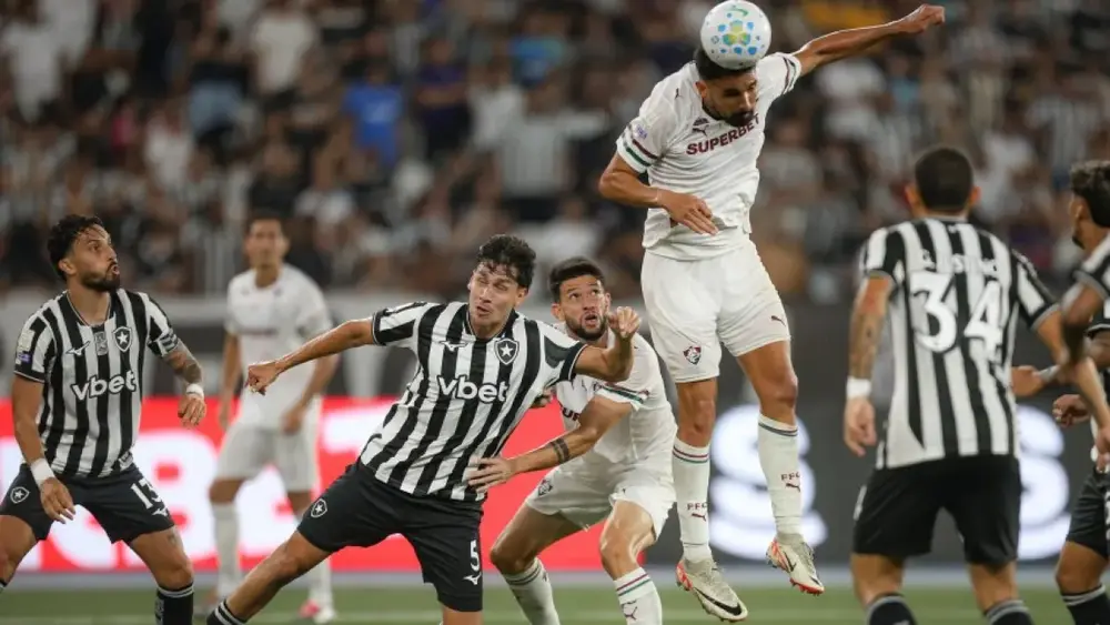Fluminense e Botafogo empatam; Coritiba vence e afunda Chapecoense
