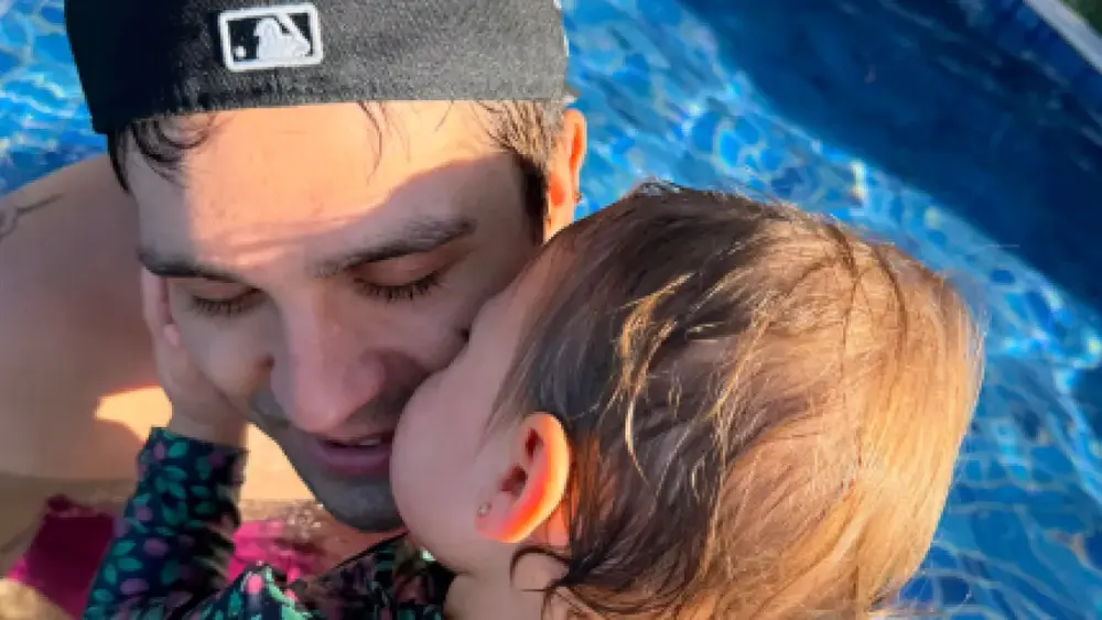 Luan Santana declara amor à filha Serena no Dia dos Pais