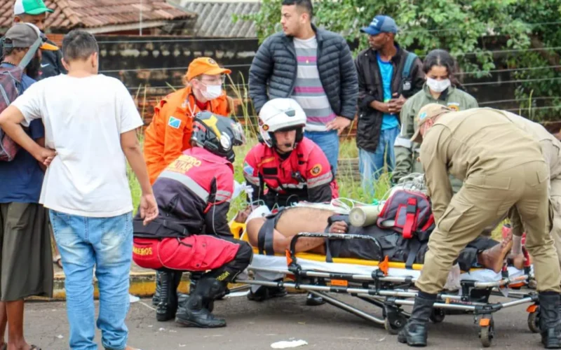 Brazil motorcyclist hits pedestrian, blocks Fábio Zahran Ave lane