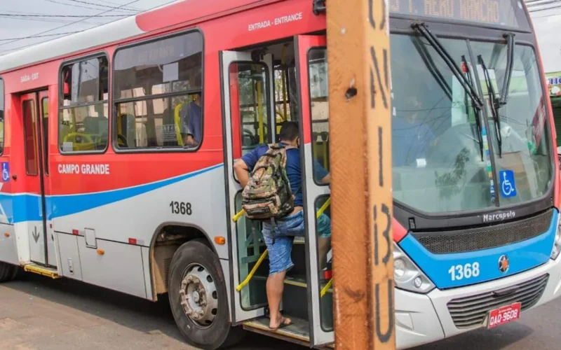 Brazil transport bill promises more funds but blocks free rides