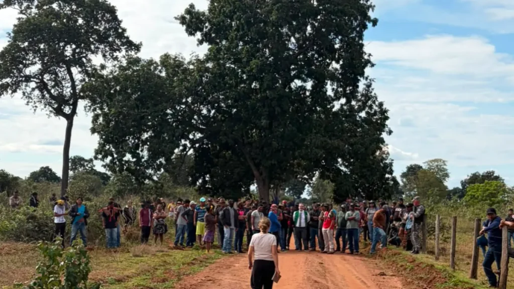 Brazil Indigenous protesters reopen Buriti village after meeting with Funai